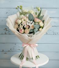 Букет цветов из:  Розы и Лизиантусы в Стерлитамаке