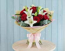 Букет цветов из:  Лилии и Розы в Стерлитамаке