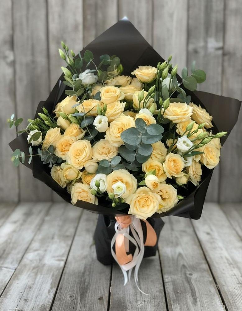 Букет цветов из: Розы и Лизиантусы в Стерлитамаке