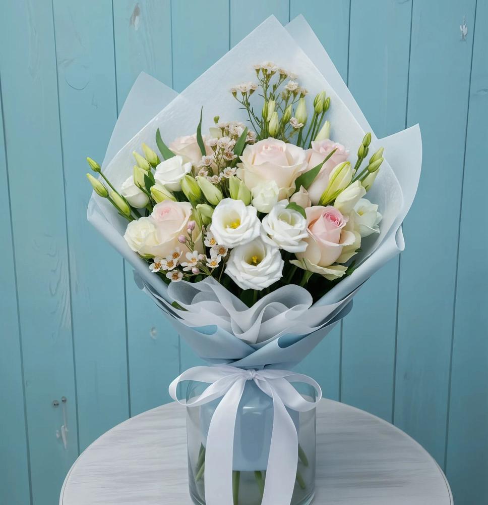 Букет цветов из: Розы и Лизиантусы в Стерлитамаке