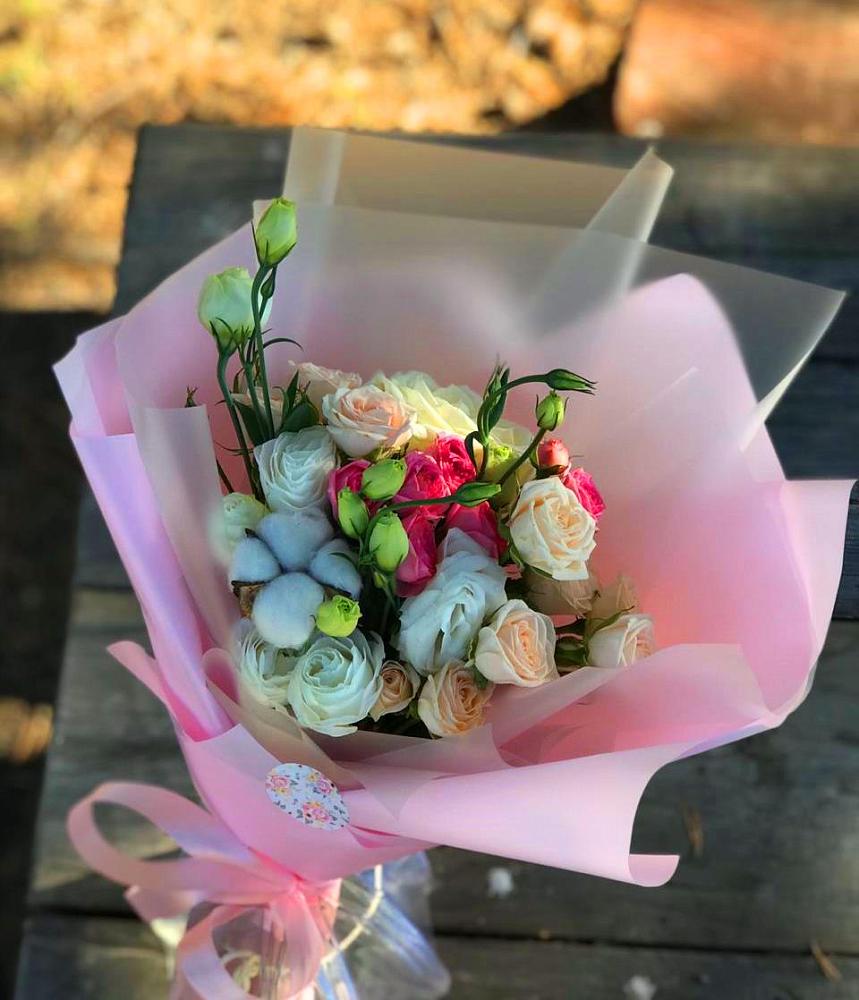 Букет цветов из: Розы и Лизиантусы в Стерлитамаке