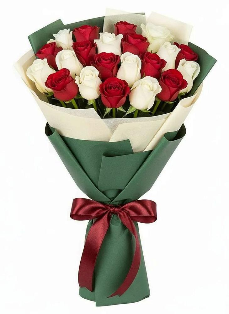 Букет Микс из красных и белых роз в Стерлитамаке