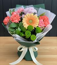 Букет цветов из:  Гвоздики, Розы, Герберы и Хризантемы в Стерлитамаке