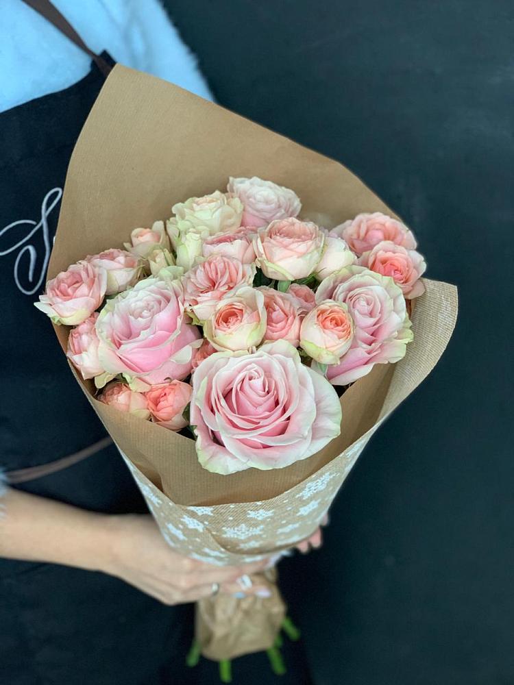 Букет цветов из: Хризантемы и Розы в Стерлитамаке