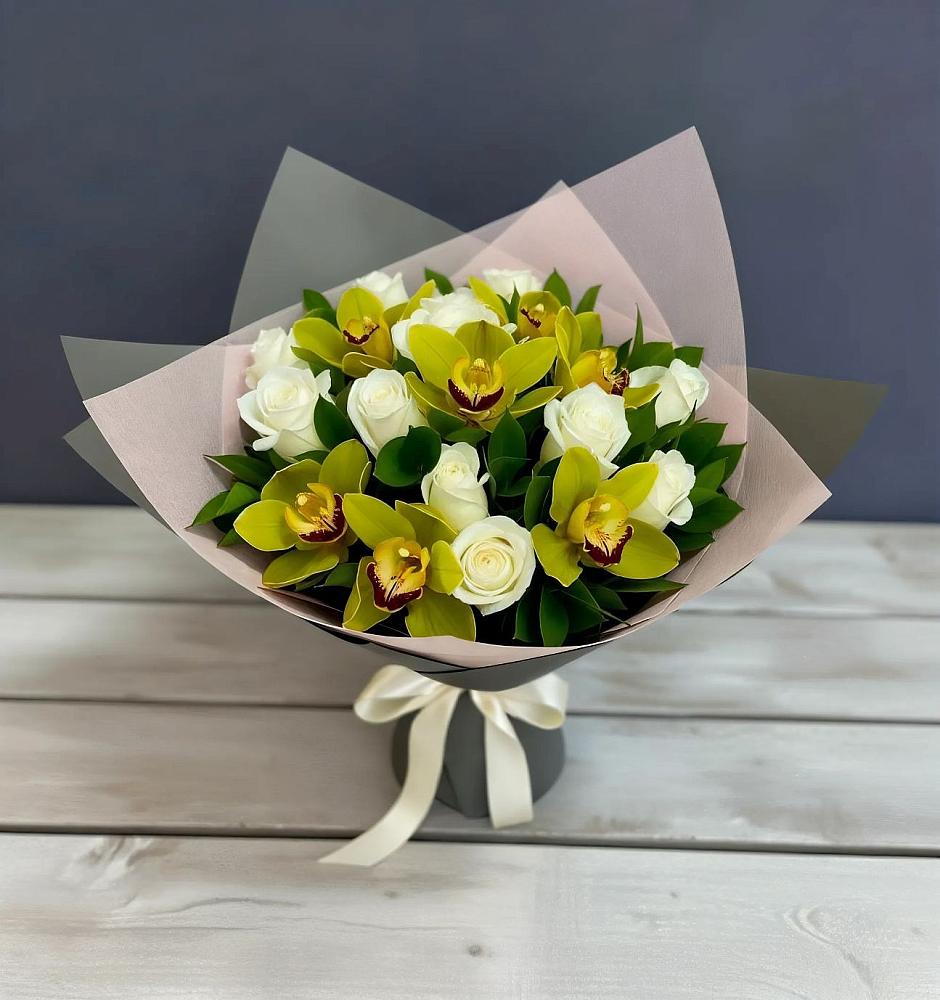 Букет цветов из: Орхидеи и Розы в Стерлитамаке