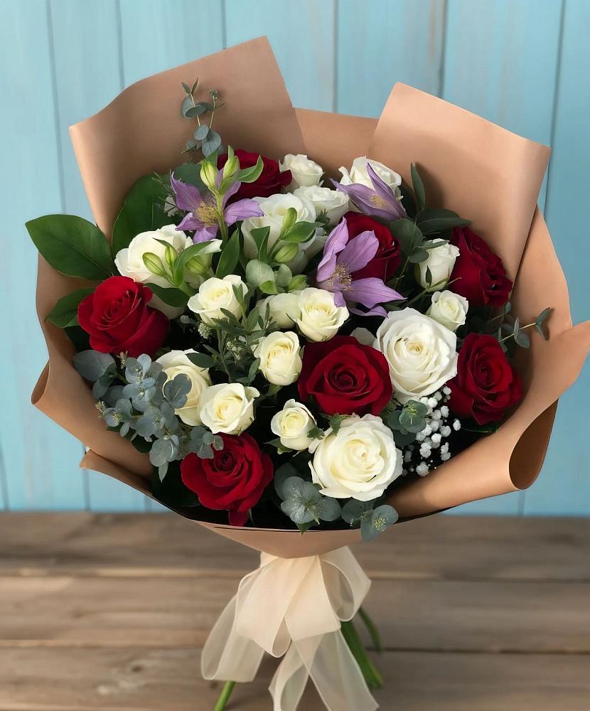 Букет цветов из: Розы и Альстромерии в Стерлитамаке
