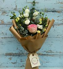Букет цветов из:  Розы и Лизиантусы в Стерлитамаке
