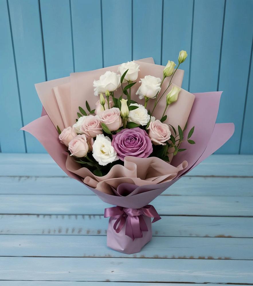 Букет цветов из: Розы и Лизиантусы в Стерлитамаке